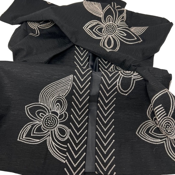 Birch Hill Black Silk Blend Embroidered Blazer Pockets Size M Single Button - Picture 6 of 9